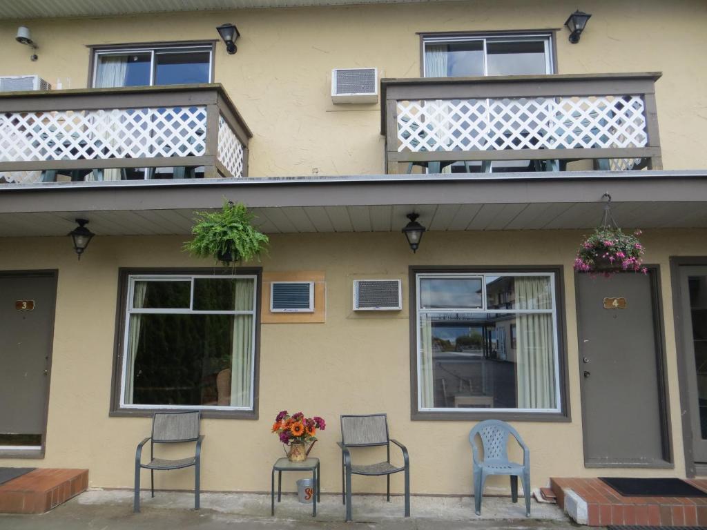 Harrison Village Motel Harrison Hot Springs Exterior foto
